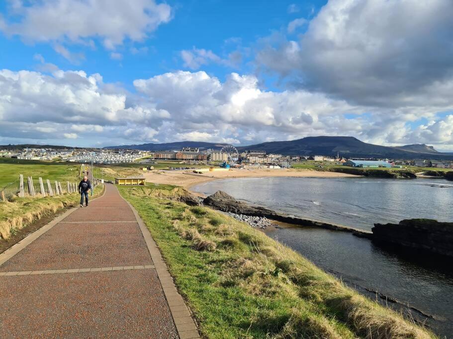 Bundoran Seaside Stays House - Wifi, Large Spacious Home Eksteriør billede