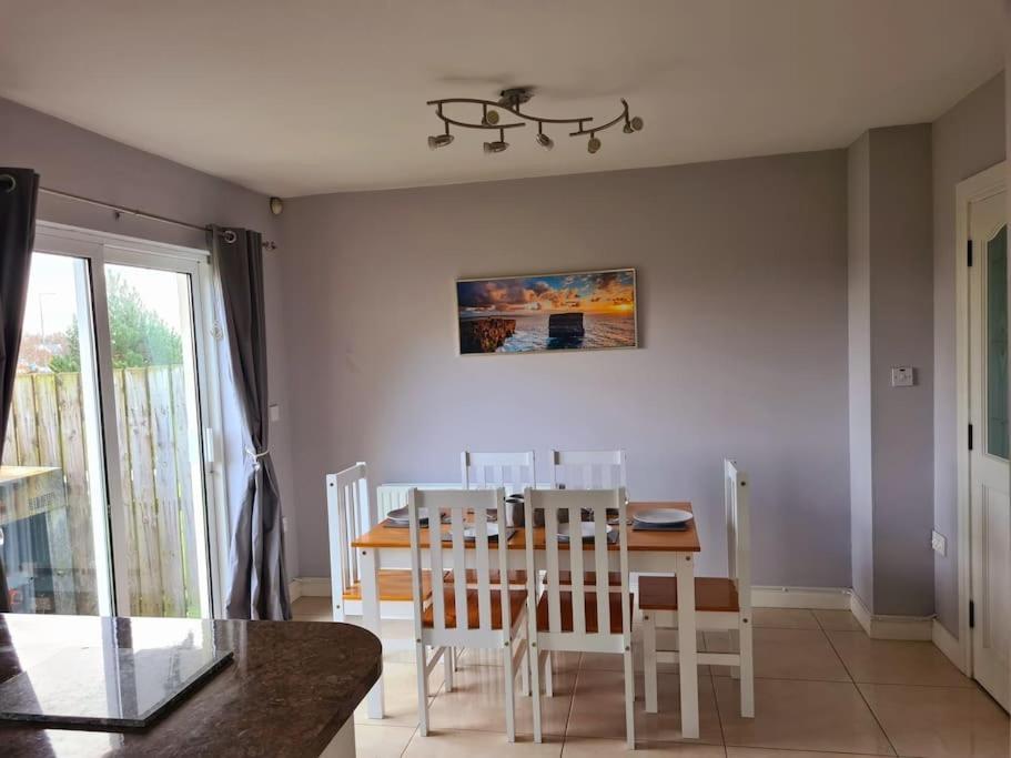Bundoran Seaside Stays House - Wifi, Large Spacious Home Eksteriør billede