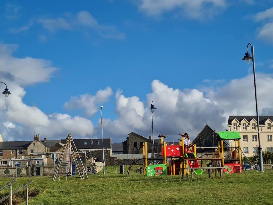 Bundoran Seaside Stays House - Wifi, Large Spacious Home Eksteriør billede