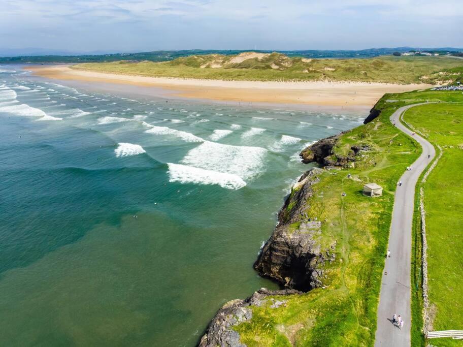 Bundoran Seaside Stays House - Wifi, Large Spacious Home Eksteriør billede