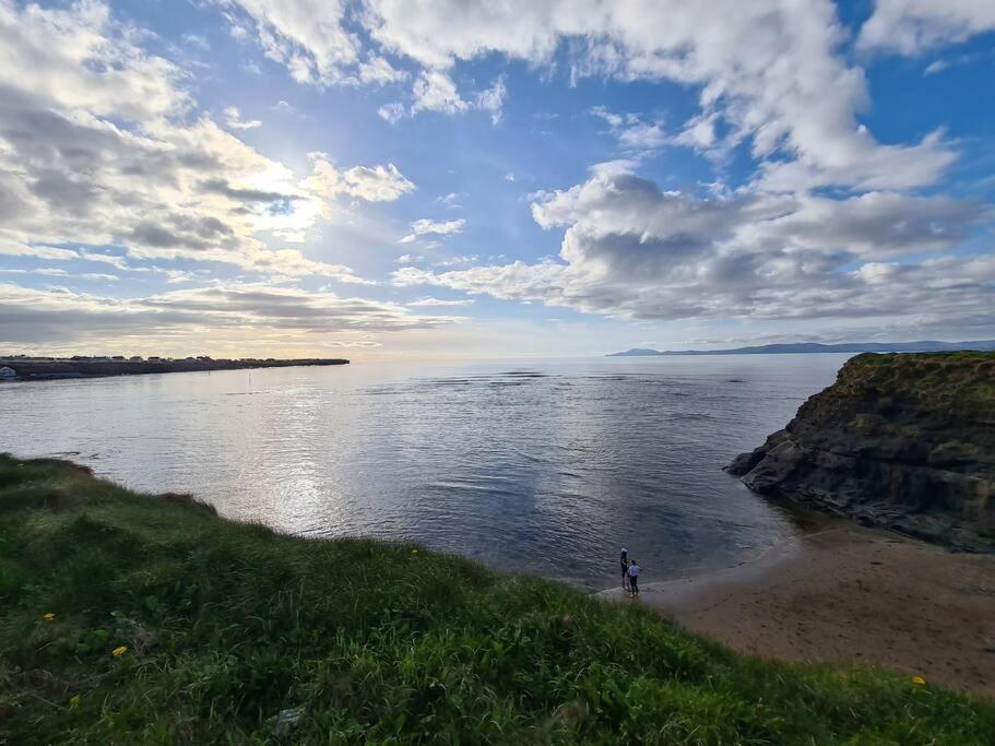 Bundoran Seaside Stays House - Wifi, Large Spacious Home Eksteriør billede