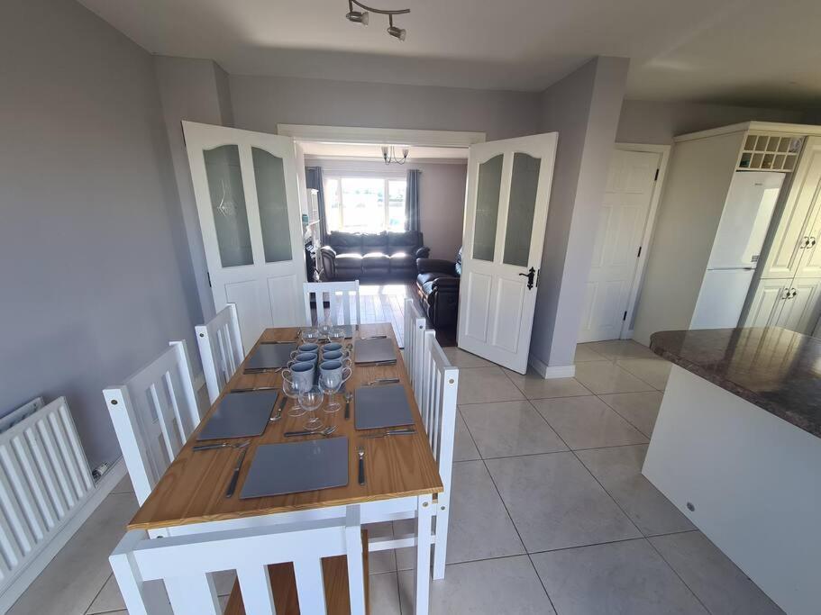 Bundoran Seaside Stays House - Wifi, Large Spacious Home Eksteriør billede