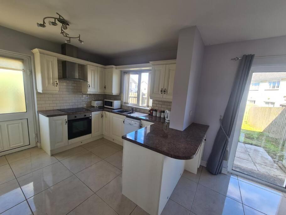 Bundoran Seaside Stays House - Wifi, Large Spacious Home Eksteriør billede