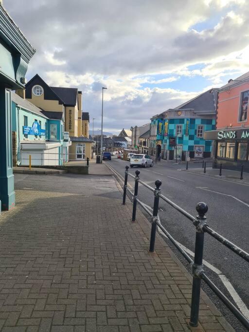 Bundoran Seaside Stays House - Wifi, Large Spacious Home Eksteriør billede